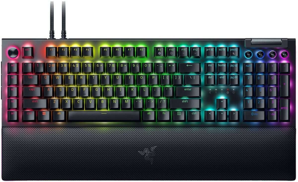 Razer BLACKWIDOW V4 PRO - Gaming Mechanical RGB Keyboard -  Yellow Silent Switches - Macros  